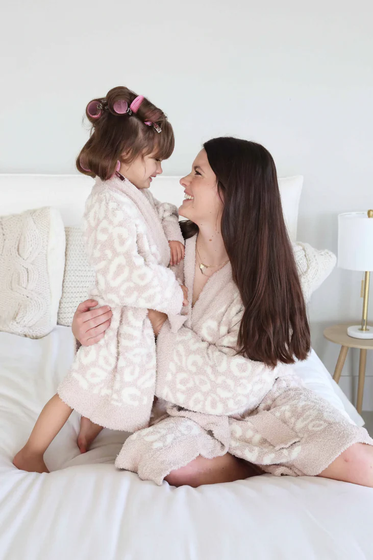 CuddleLaneâ„¢ Adult Robe | Leopard