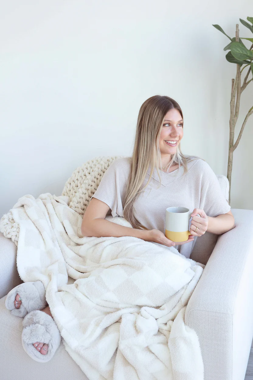 CuddleLane™ Luxe Blankets | Check - Image 5