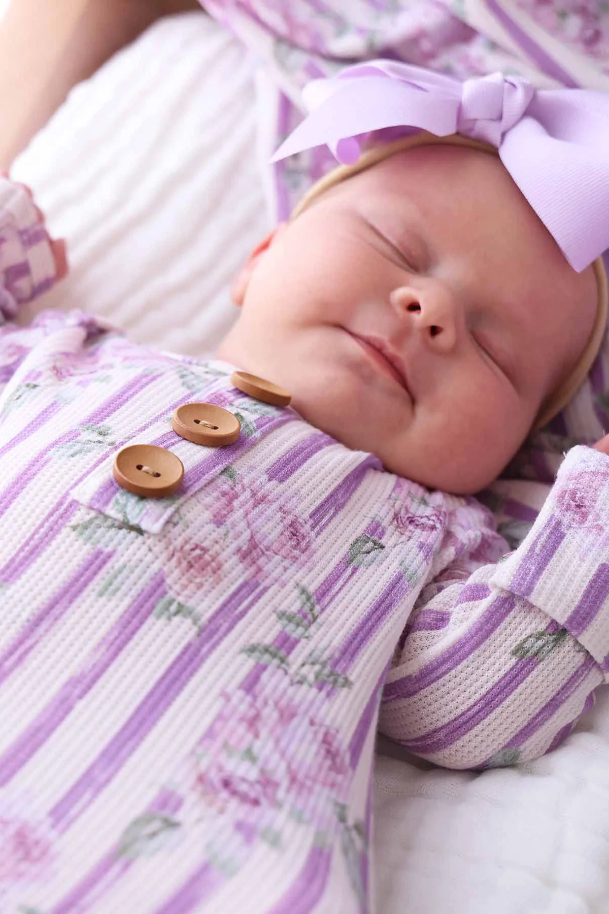 Lila's Lilacs Bamboo Waffle Newborn Baby Knot Gown & Hat Set - Image 8