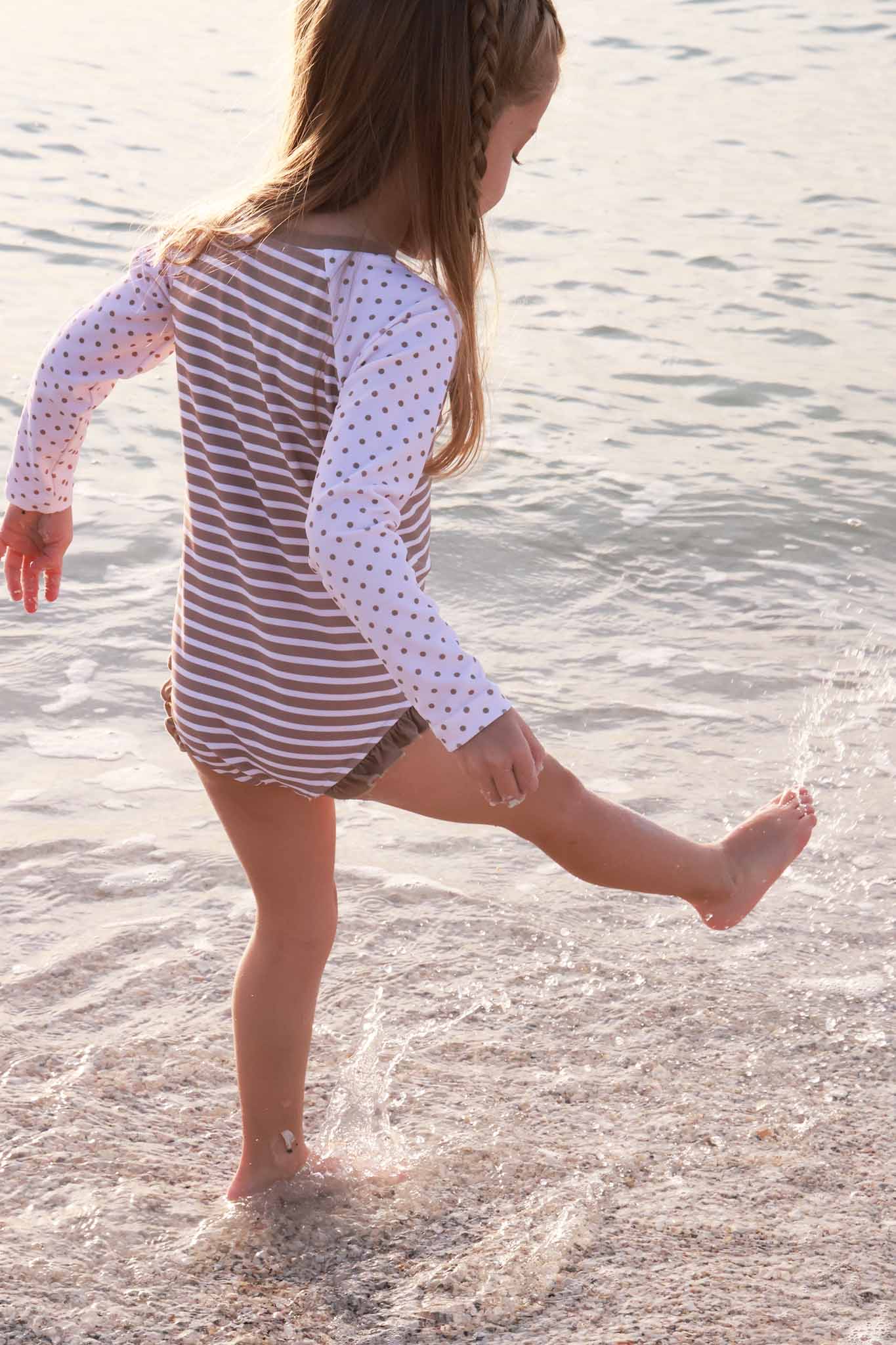 Long Sleeve Rash Guard with Front Zipper | Sandy Stripes - Image 20