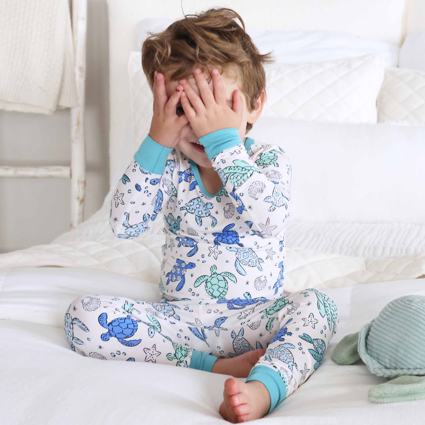 Sea Turtle Splash Two Piece Pajama Set - Image 11